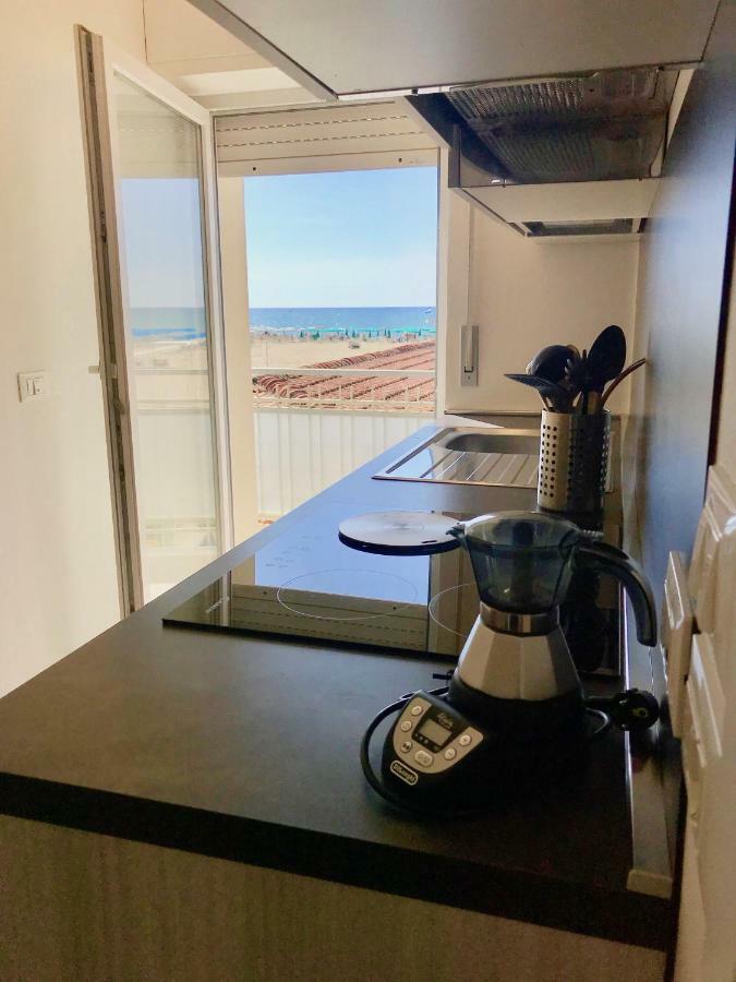 Апартаменты Attico Al Mare Виареджо Экстерьер фото