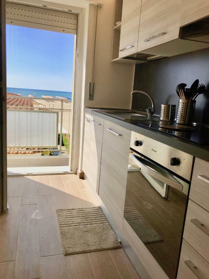 Апартаменты Attico Al Mare Виареджо Экстерьер фото