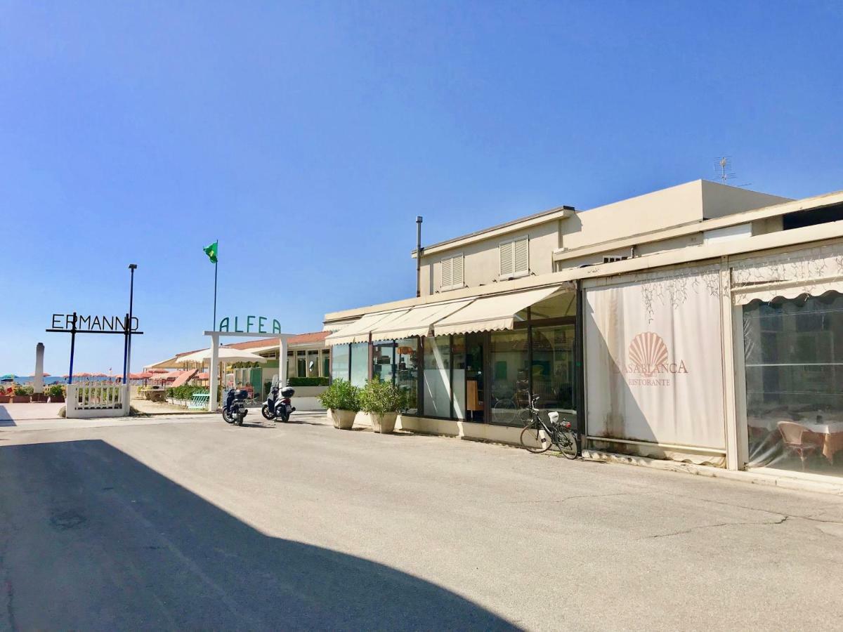 Апартаменты Attico Al Mare Виареджо Экстерьер фото
